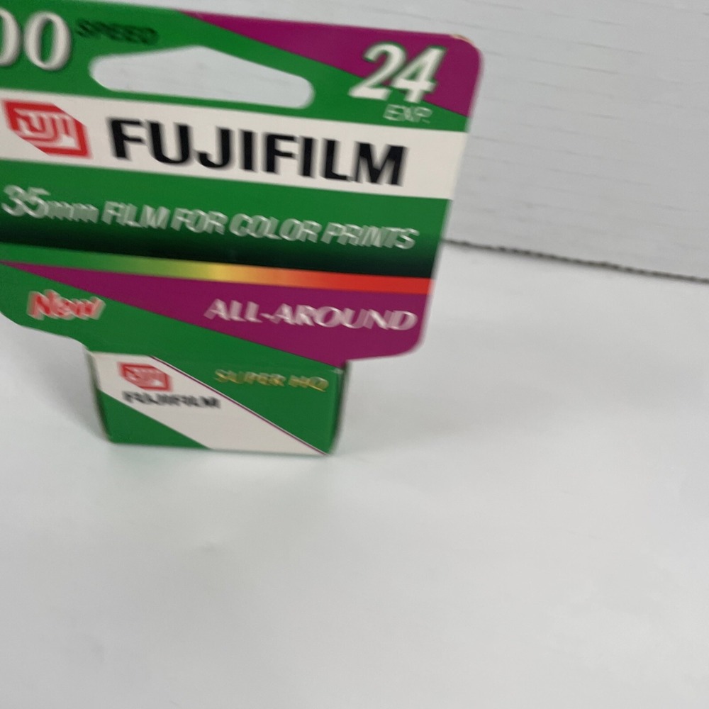 Fujifilm Super HQ, 200 Speed, 24 Exposure, 35mm Film Expired 03/2001 NEW IN BOX